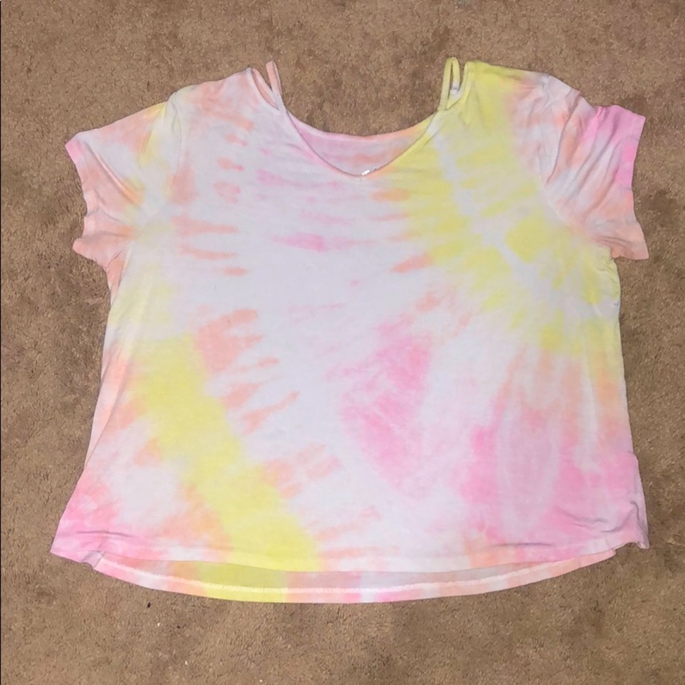 A tie die tee shirt.